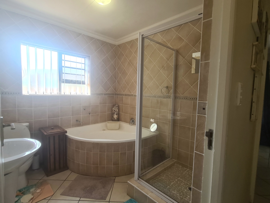 3 Bedroom Property for Sale in Dana Bay Western Cape